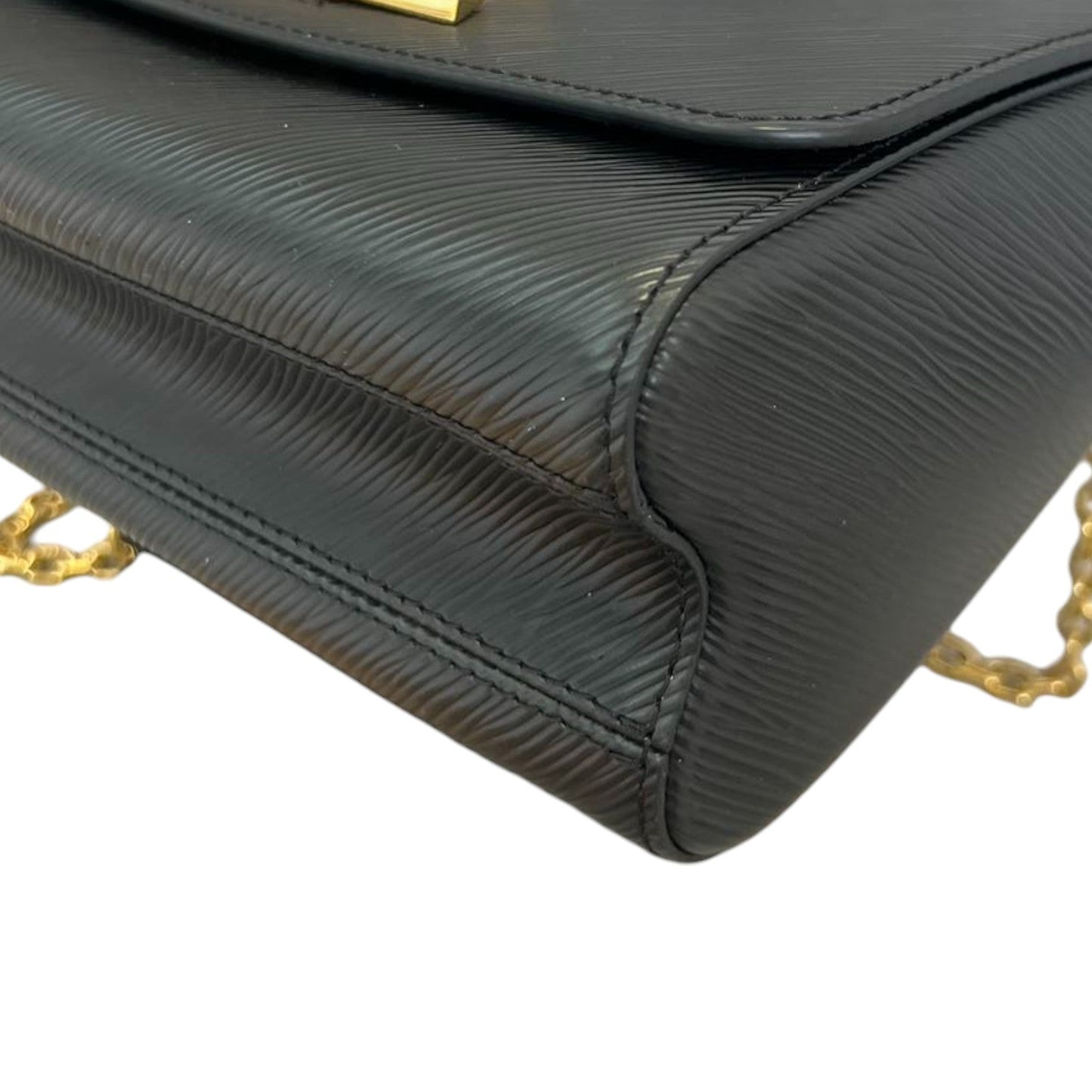 Louis-Vuitton Twist MM Shoulder Epi Black GHW