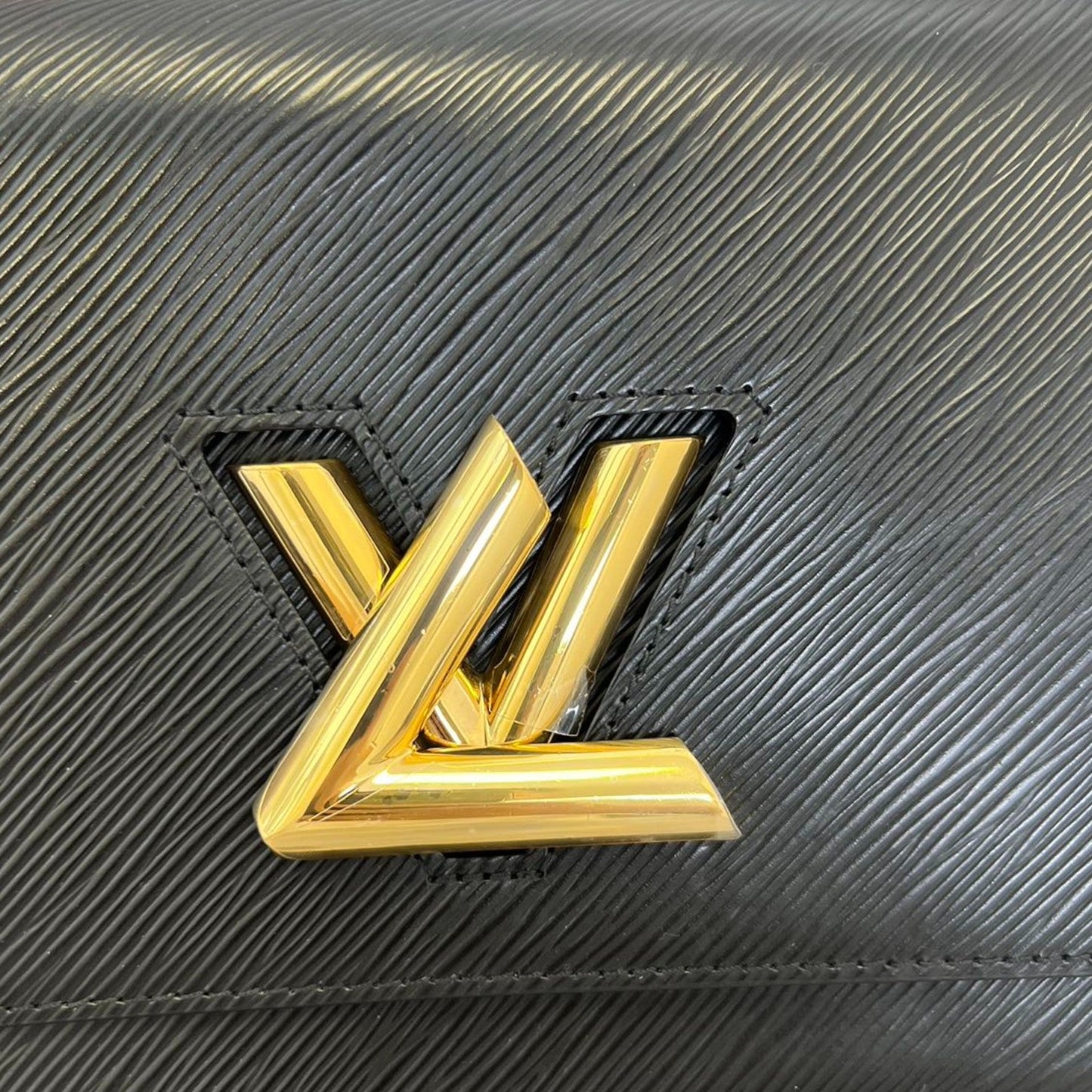 Louis-Vuitton Twist MM Shoulder Epi Black GHW