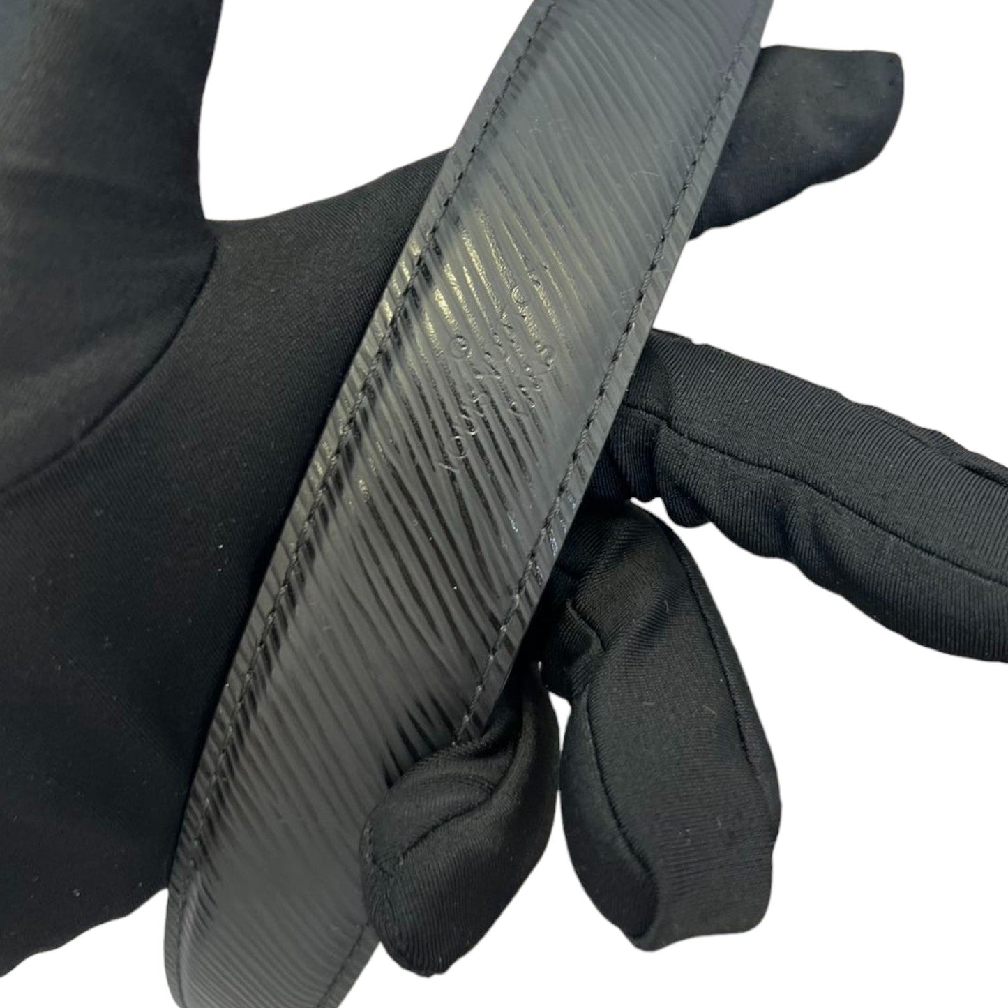 Louis-Vuitton Twist MM Shoulder Epi Black GHW