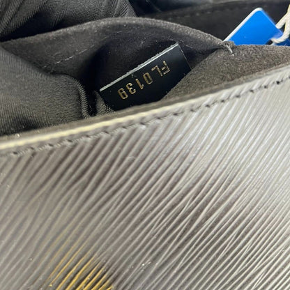 Louis-Vuitton Twist MM Shoulder Epi Black GHW