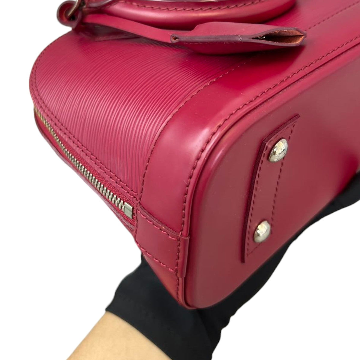 Louis-Vuitton Alma BB Epi Red SHW