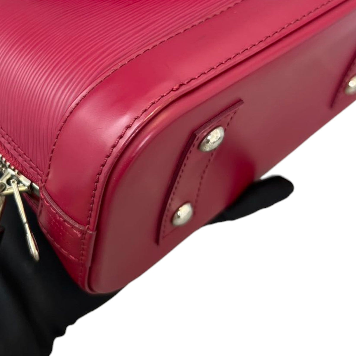Louis-Vuitton Alma BB Epi Red SHW