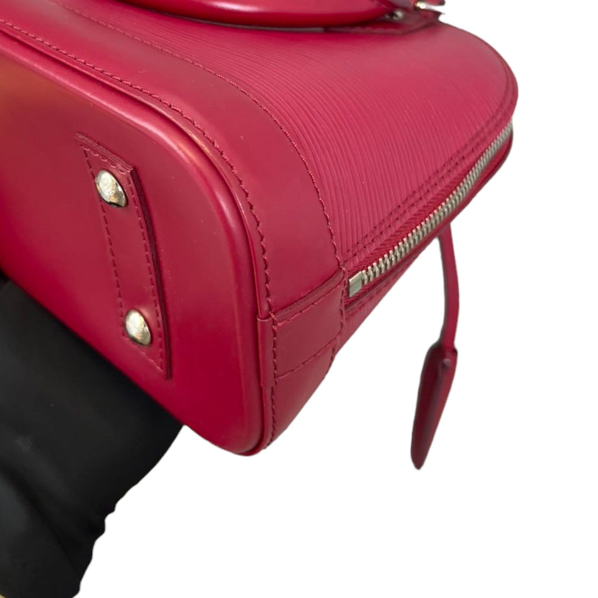 Louis-Vuitton Alma BB Epi Red SHW