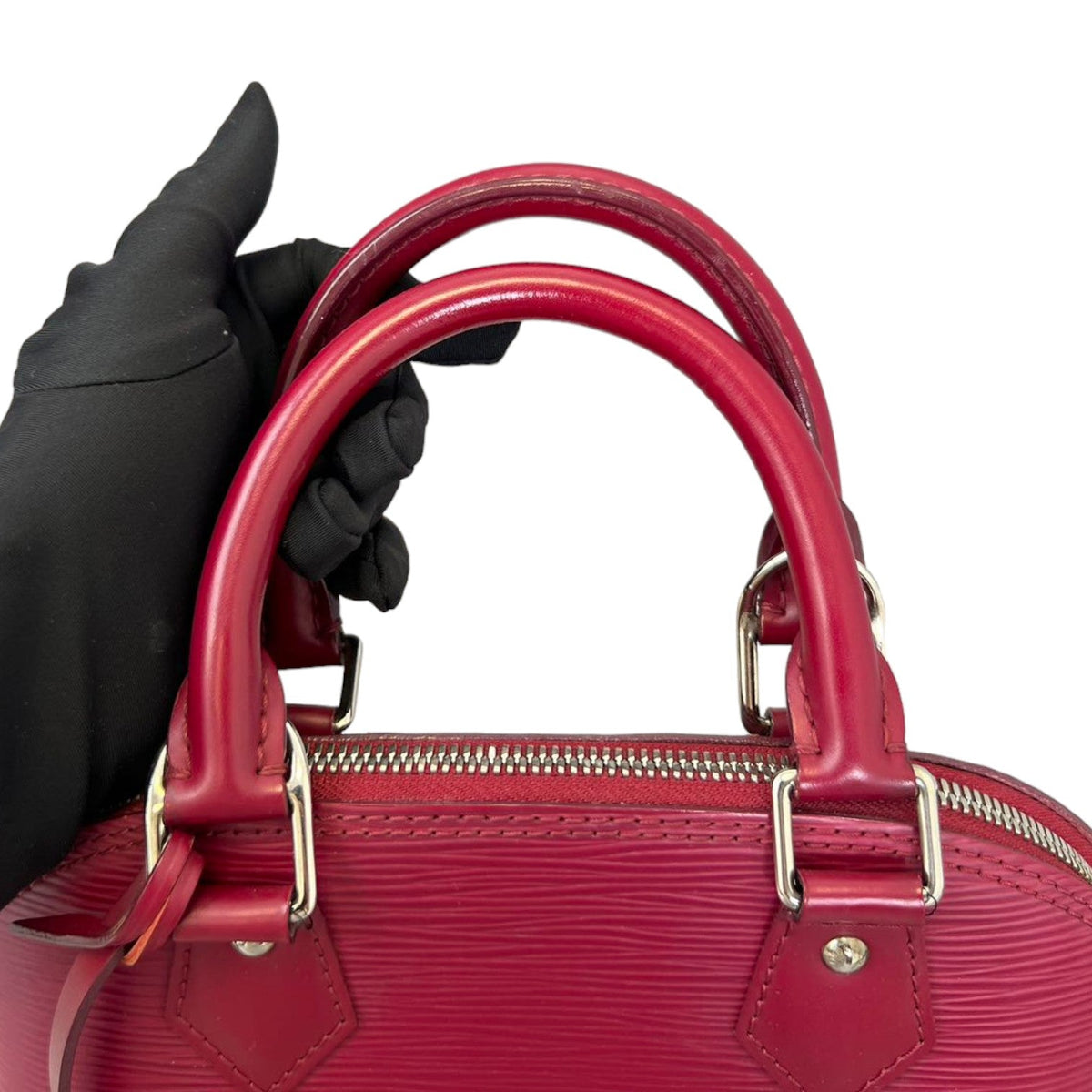 Louis-Vuitton Alma BB Epi Red SHW