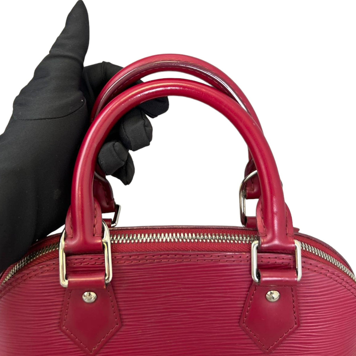 Louis-Vuitton Alma BB Epi Red SHW