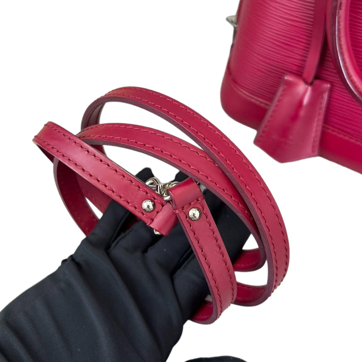 Louis-Vuitton Alma BB Epi Red SHW