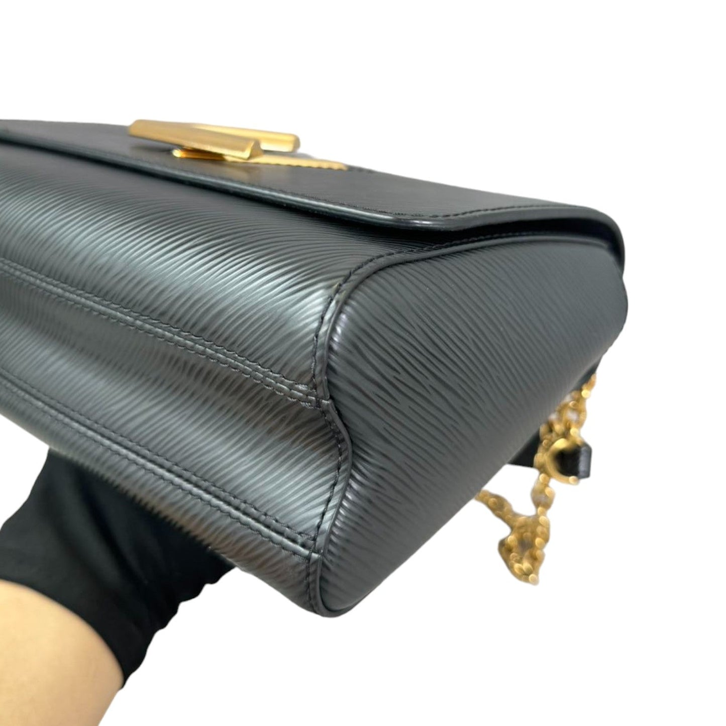 Louis-Vuitton Twist MM Shoulder Epi Black GHW