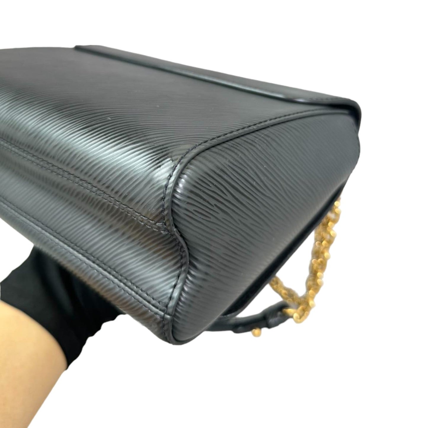 Louis-Vuitton Twist MM Shoulder Epi Black GHW