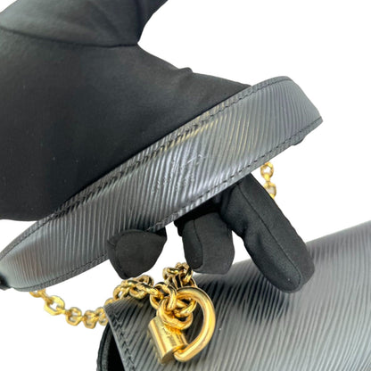 Louis-Vuitton Twist MM Shoulder Epi Black GHW