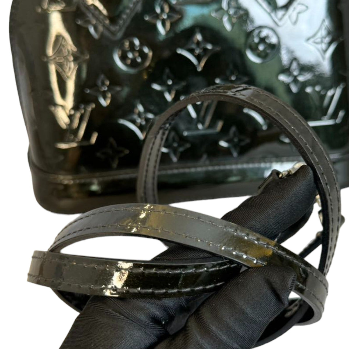 Louis-Vuitton Alma BB Vernis  Patent Black SHW