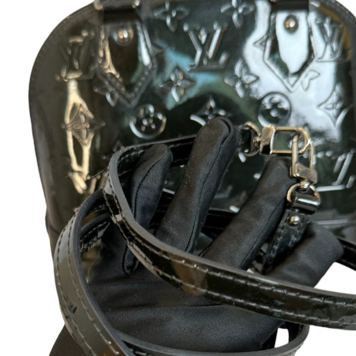 Louis-Vuitton Alma BB Vernis  Patent Black SHW