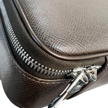 Louis-Vuitton Briefcase Taiga Leather Brown SHW