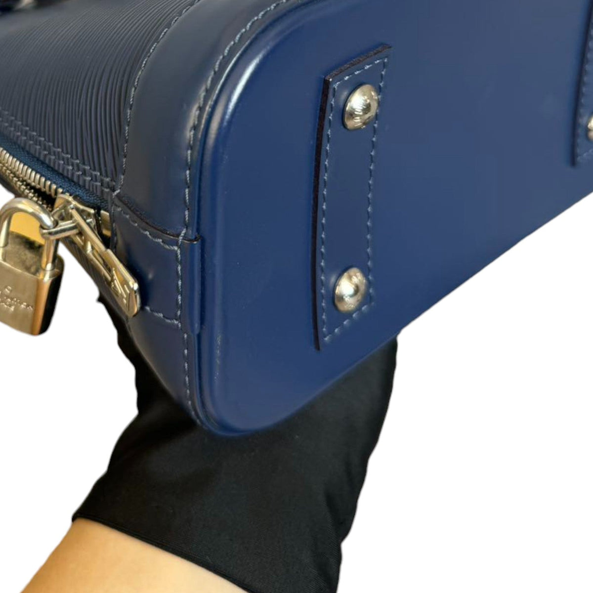 Louis-Vuitton Alma BB Epi Leather Indigo SHW
