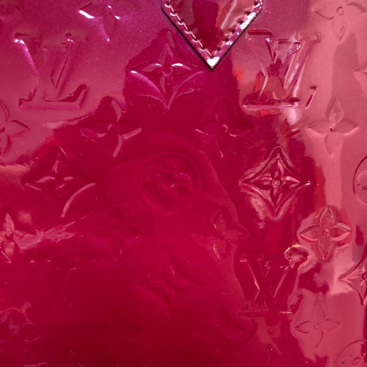 Louis-Vuitton Alma PM Vernis Patent Dark Pink GHW