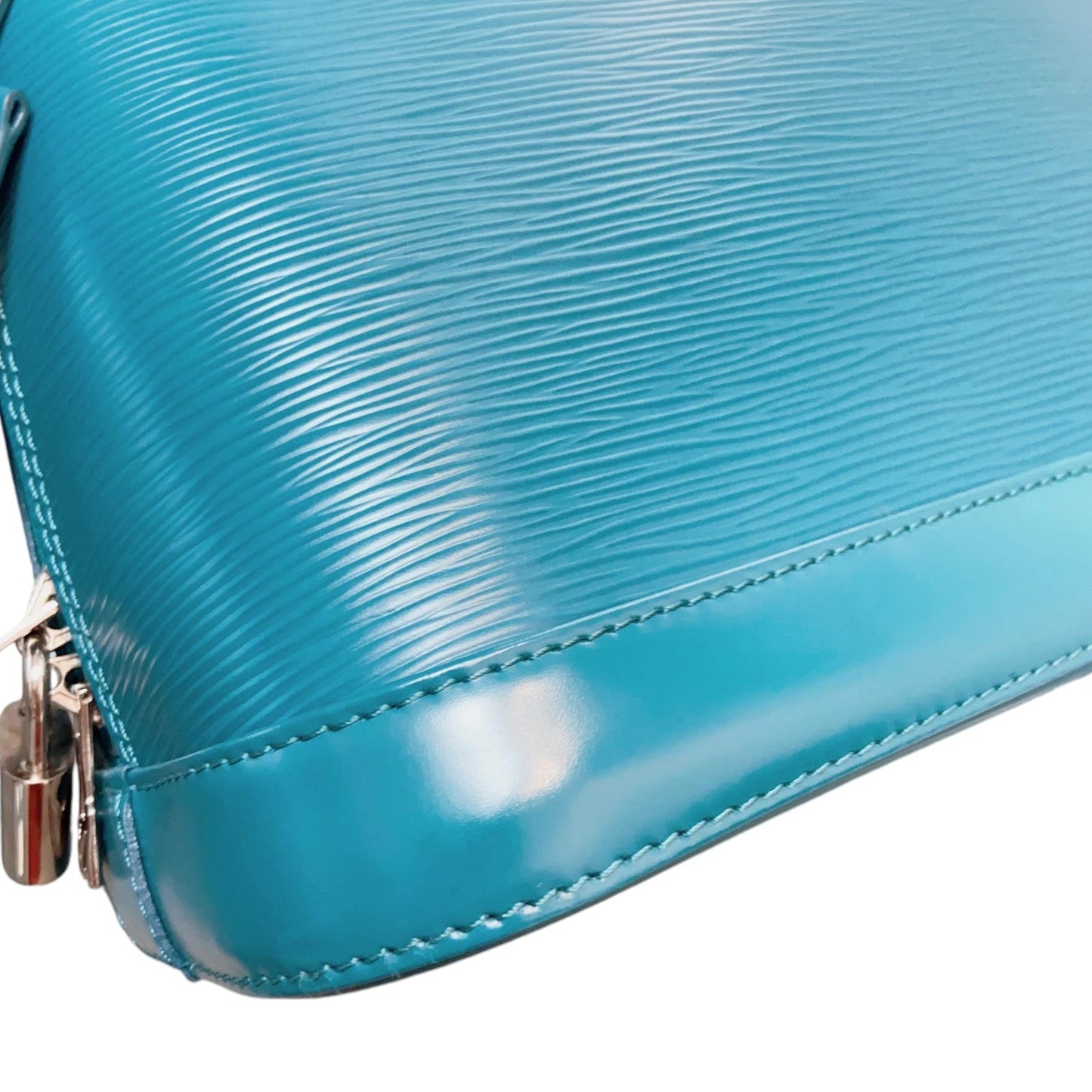 Louis-Vuitton Alma PM Epi Leather Blue SHW