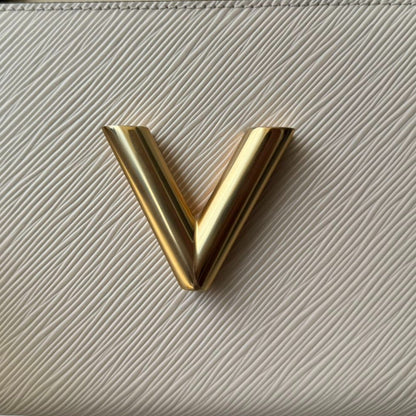 Louis-Vuitton Twist MM Flower Chain Shoulder Quartz White GHW