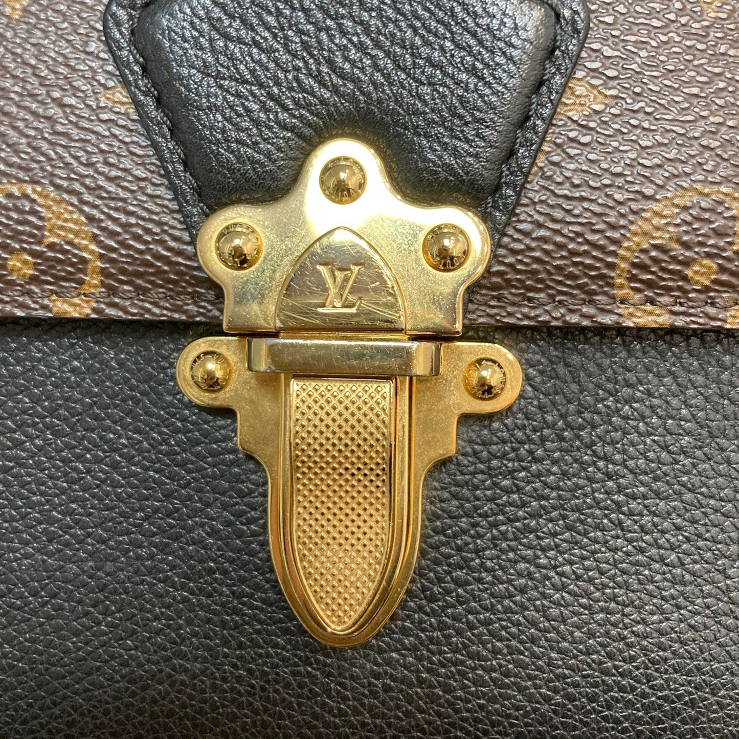 Louis-Vuitton Victoire Shoulder Monogram Black GHW