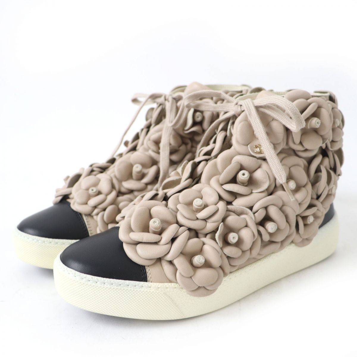 Chanel G29046 Leather Sneakers