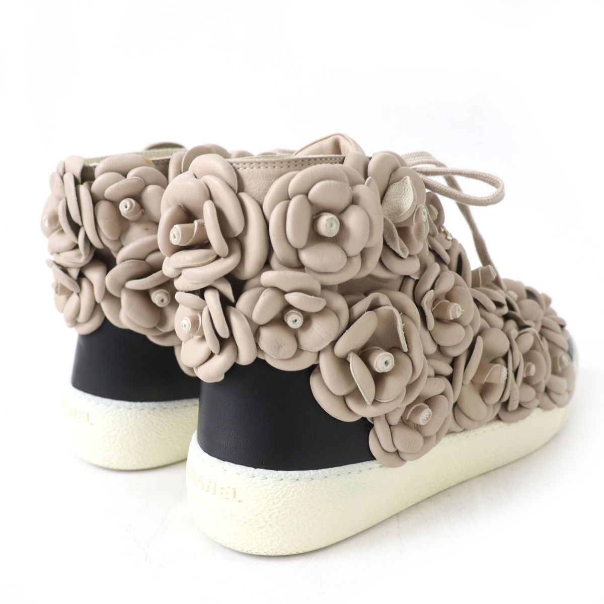 Chanel G29046 Leather Sneakers