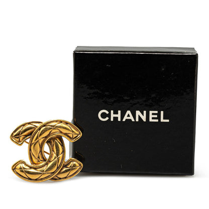 Chanel Quilted CC Logo Brooch Metal Brooch in Good condition