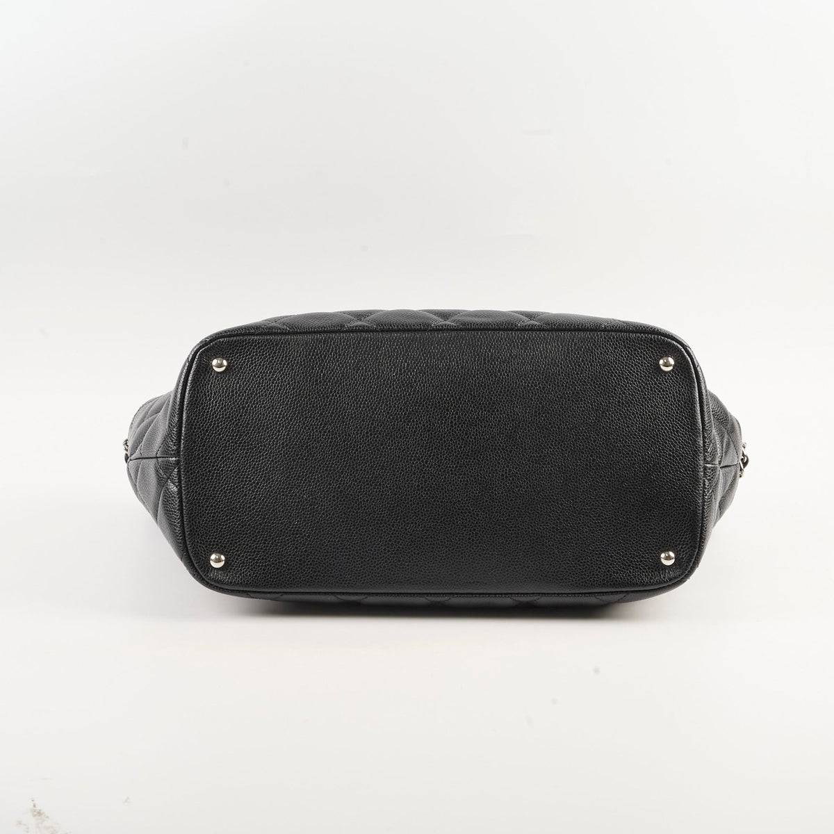 Chanel CC Logo Caviar Black Shoulder Bag - Series 17