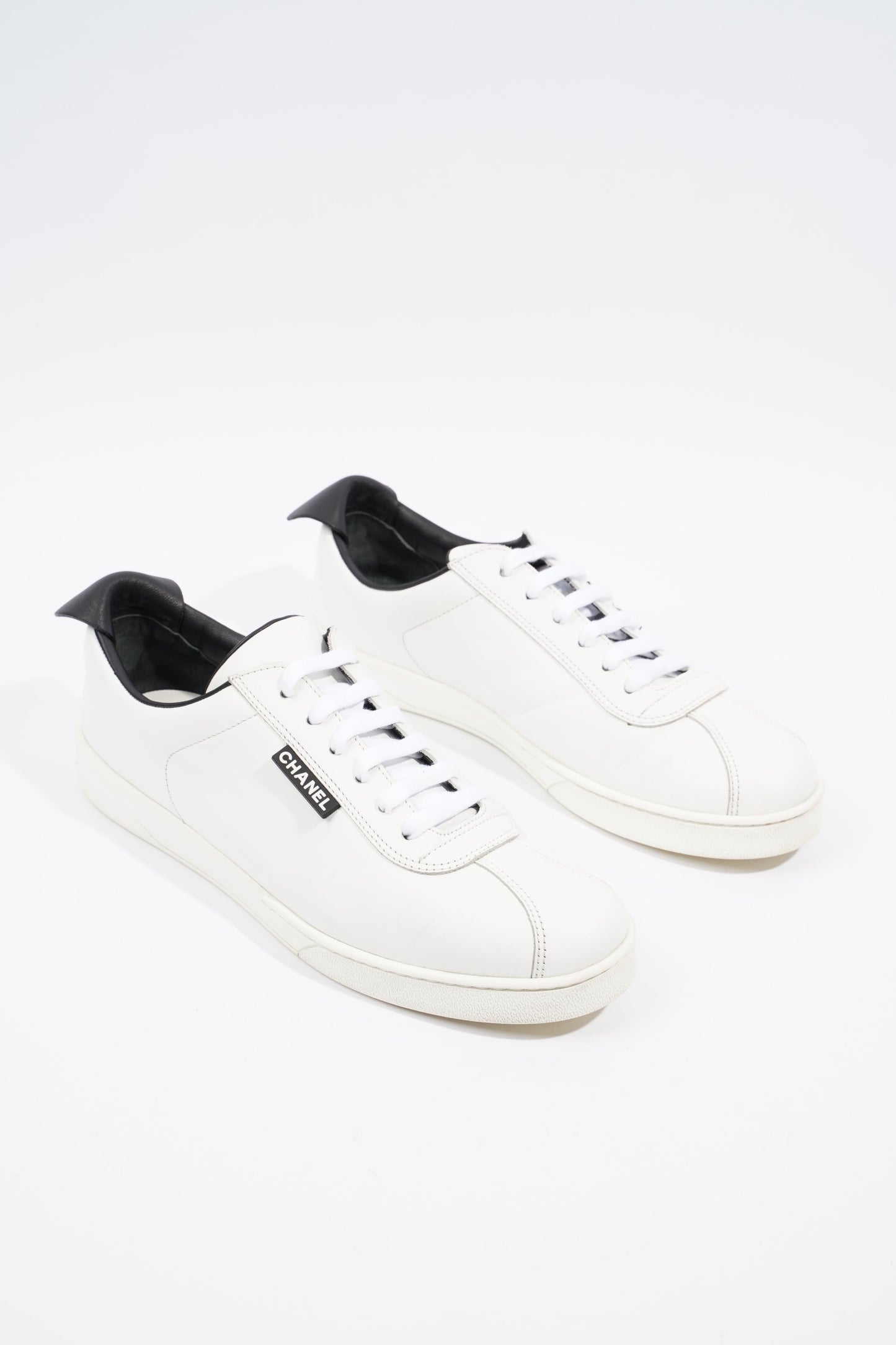 Chanel CC Logo Lace Up White   Black Leather EU 41.5 UK 8.5