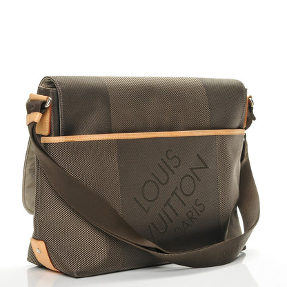 LOUIS VUITTON DAMIER GEANT LOUP MESSENGER BAG