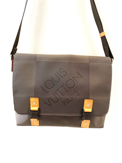 LOUIS VUITTON DAMIER GEANT LOUP MESSENGER BAG