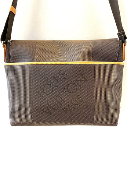 LOUIS VUITTON DAMIER GEANT LOUP MESSENGER BAG