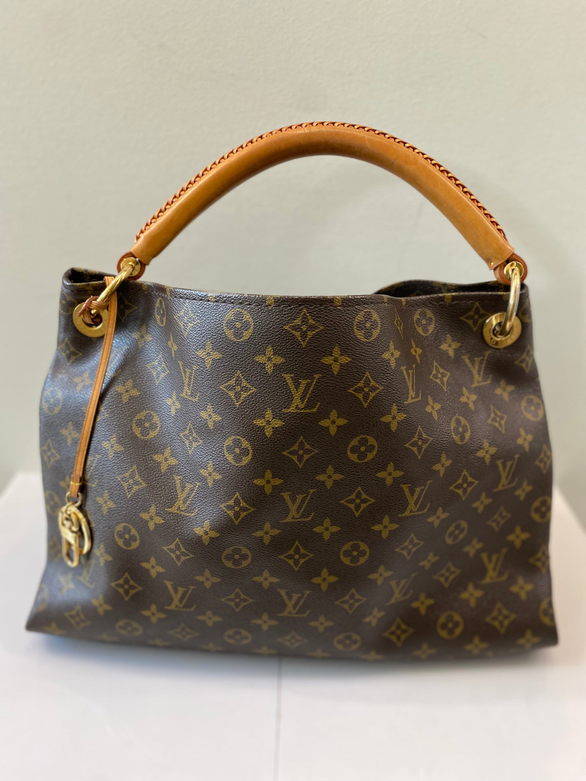 LOUIS VUITTON MONOGRAM ARTSY MM BAG