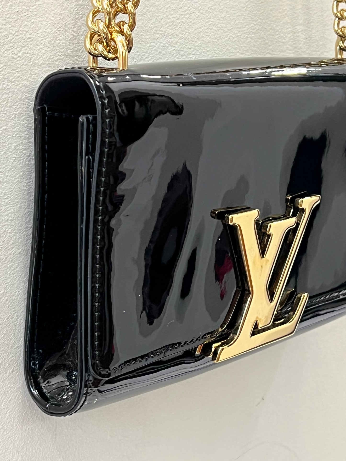 LOUIS VUITTON PATENT LOUISE CHAIN BAG MM