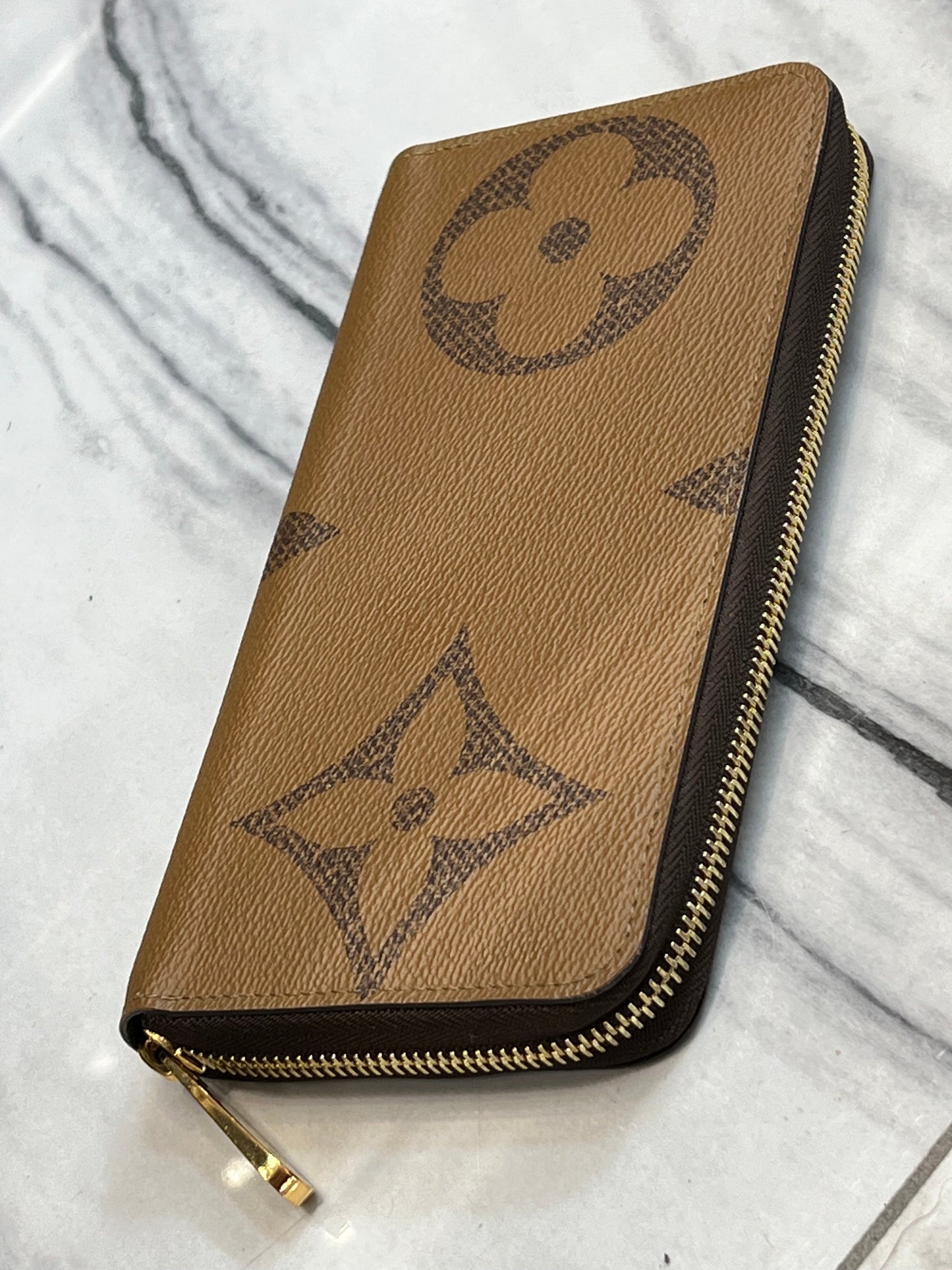 LOUIS VUITTON REVERSE MONOGRAM GIANT ZIPPY WALLET