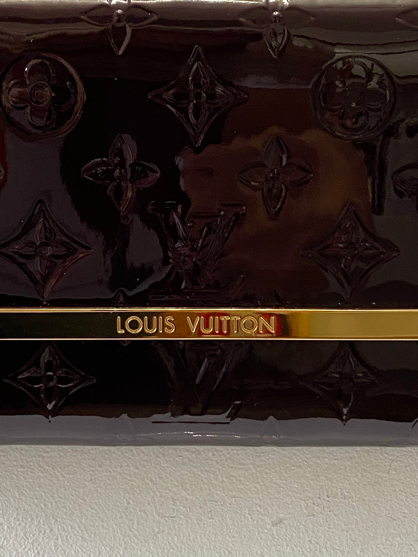 LOUIS VUITTON VERNIS ROSSMORE MM AMARANTE