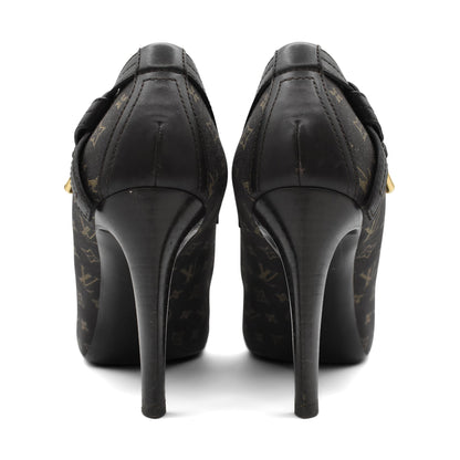 Louis Vuitton Monogram Pumps - Women's 38