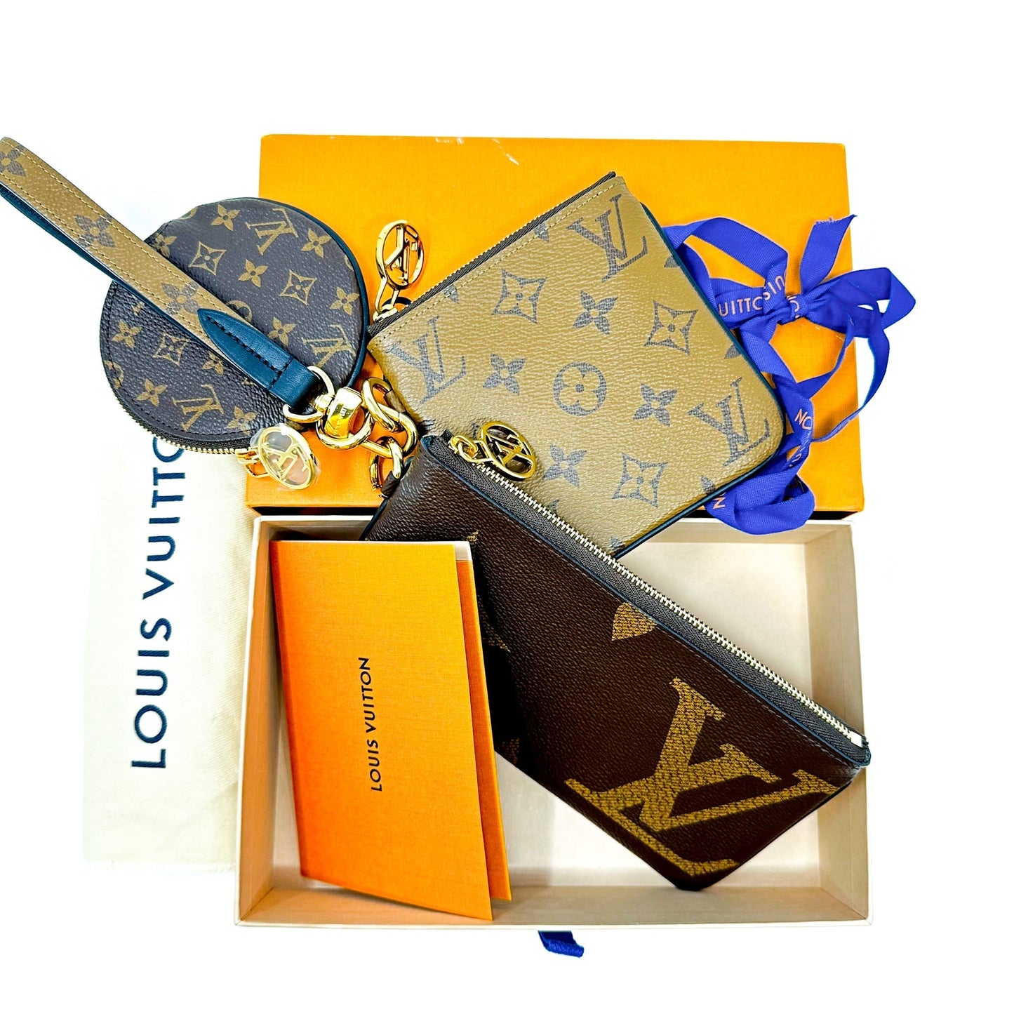 LOUIS VUITTON Reverse Monogram Giant Trio Pouch