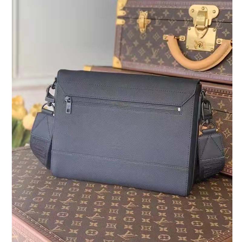 Louis Vuitton LV Aerogram Messenger Black Grained Calf Cowhide Leather Textile Lining