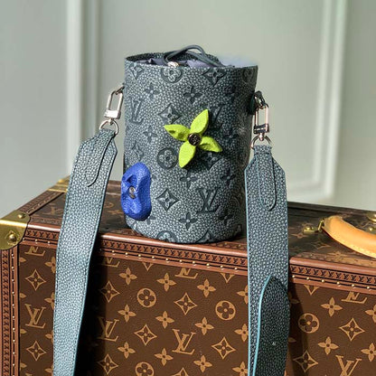 Louis Vuitton LV Unisex Chalk Pouch Granite Taurillon Monogram Embossed Cowhide Leather