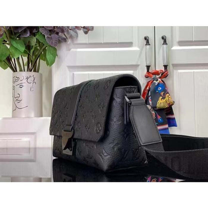 Louis Vuitton LV Unisex S-Cape Messenger Taurillon Monogram Embossed Cowhide Leather