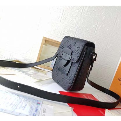Louis Vuitton LV Unisex S-Lock Vertical Wearable Wallet Black Taurillon Monogram Leather