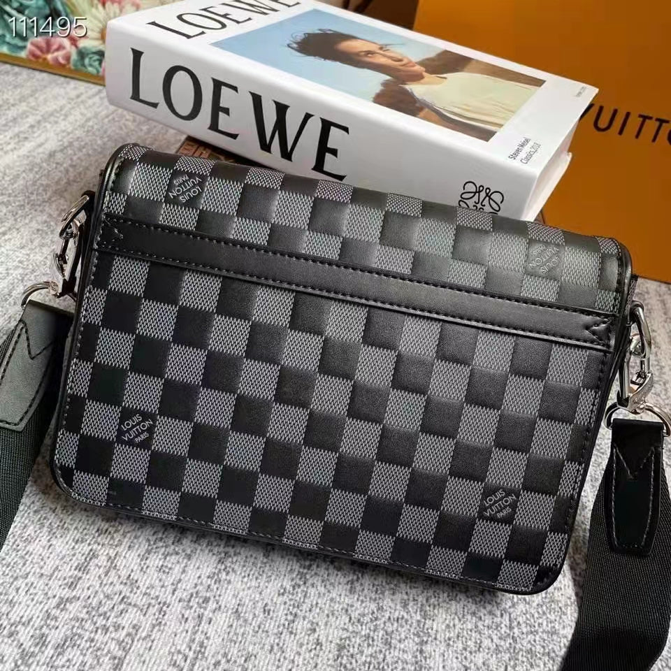 Louis Vuitton LV Unisex Studio Messenger Onyx Damier Infini Leather Cowhide Leather