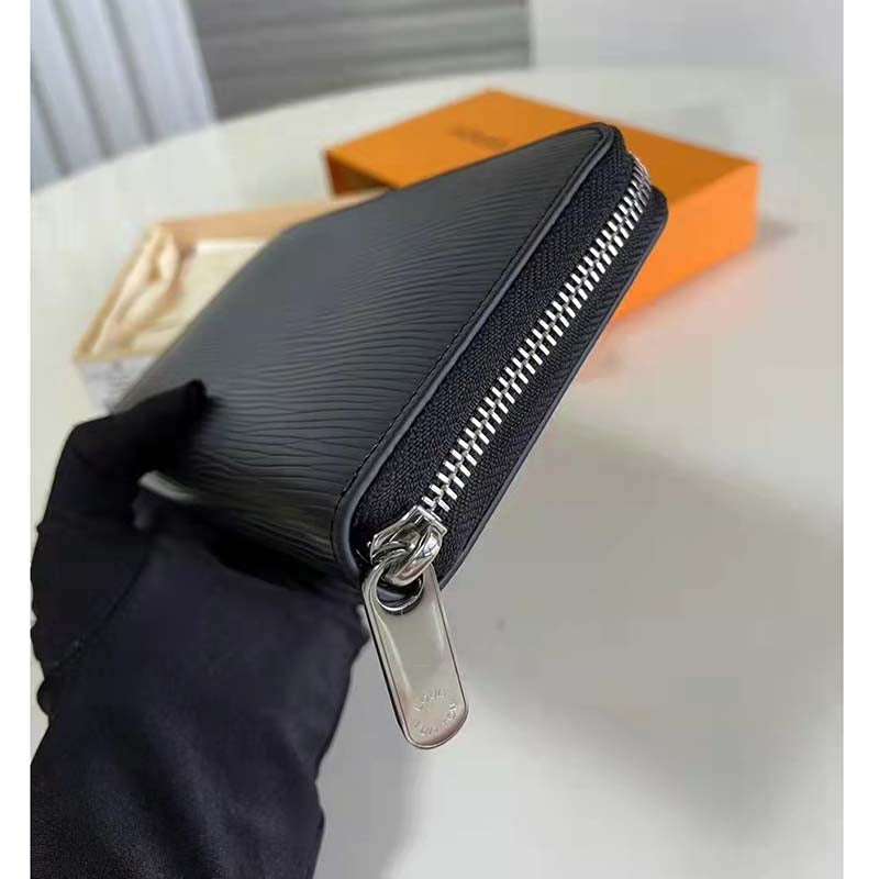 Louis Vuitton LV Unisex Zippy Wallet Black Epi Grained Cowhide Leather