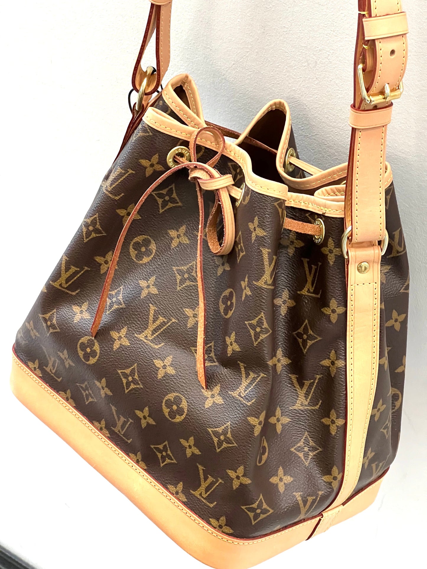 LOUIS VUITTON Noé MONGRAM PM BAG