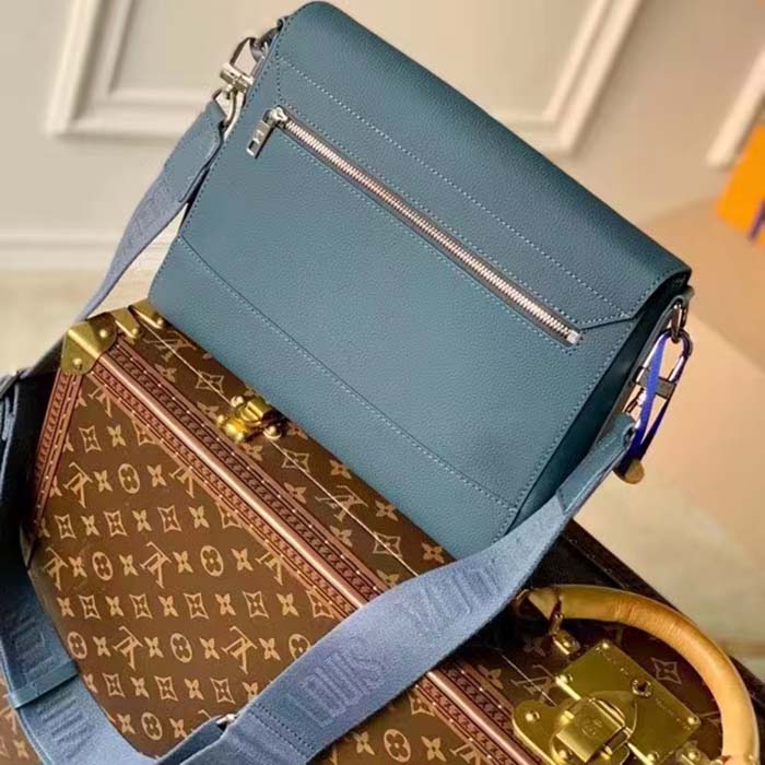 Louis Vuitton Unisex LV Takeoff Messenger Navy Blue Aerogram Cowhide Leather