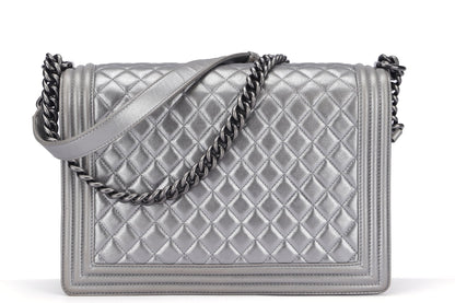 Chanel Le Boy 30cm (1973xxxx) Large Size, Metallic Silver Lambskin Ruthenium Chain, with , no Dust Cover