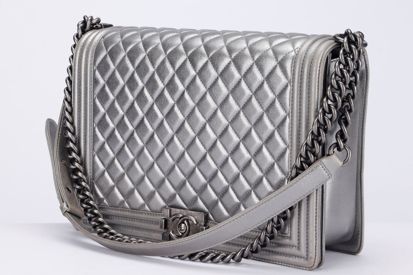 Chanel Le Boy 30cm (1973xxxx) Large Size, Metallic Silver Lambskin Ruthenium Chain, with , no Dust Cover