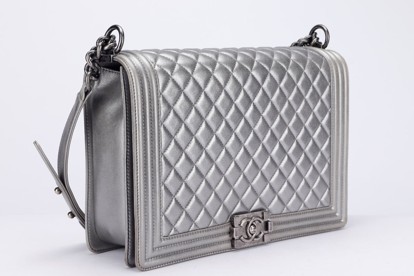 Chanel Le Boy 30cm (1973xxxx) Large Size, Metallic Silver Lambskin Ruthenium Chain, with , no Dust Cover