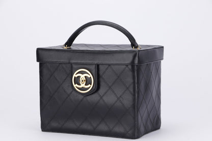 Chanel Vintage Vanity Case (259xxxx) Black Quilted Lambskin, Gold Hardware, with Strap & , no Dust Cover