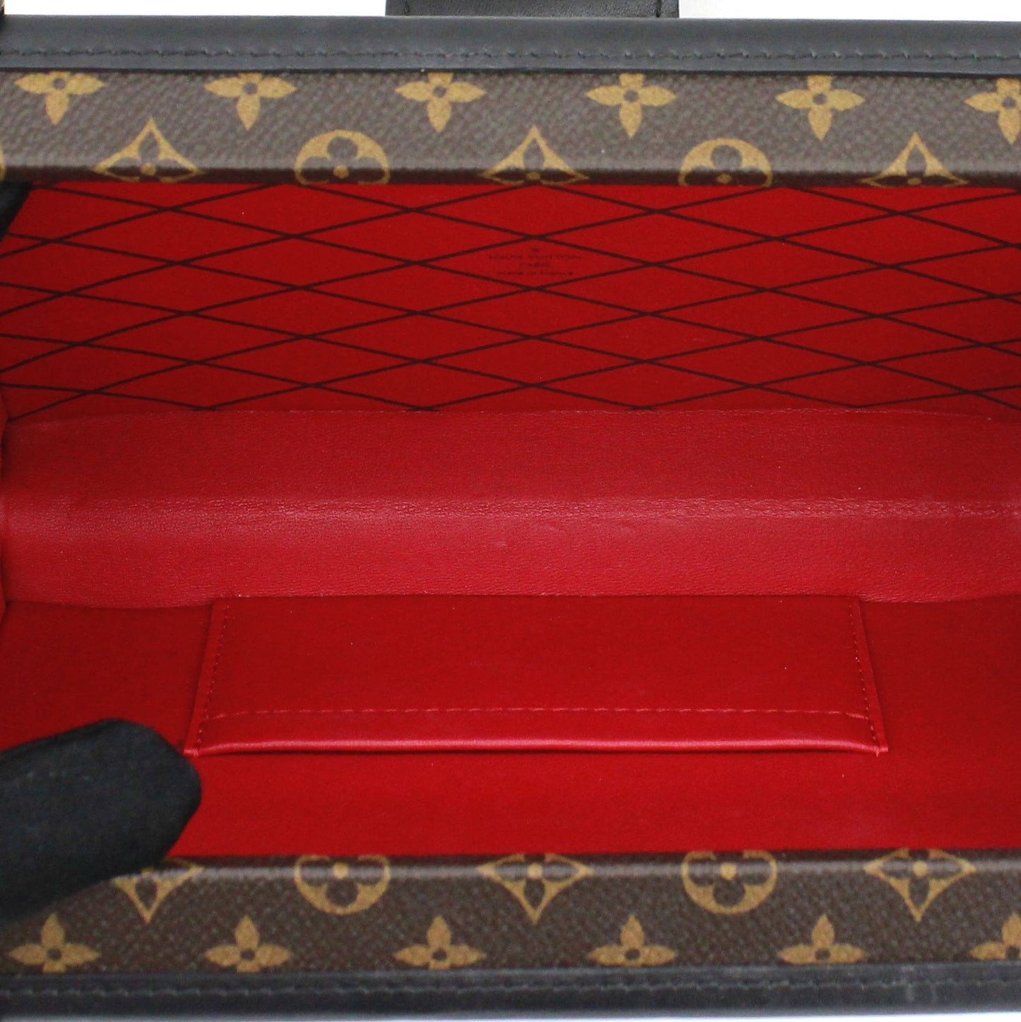 Louis-vuitton Limited Edition Leather World Tour Petite Malle Bag
