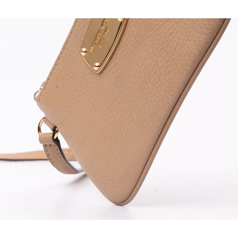 Michael Kors Jet Set Item Wristlet