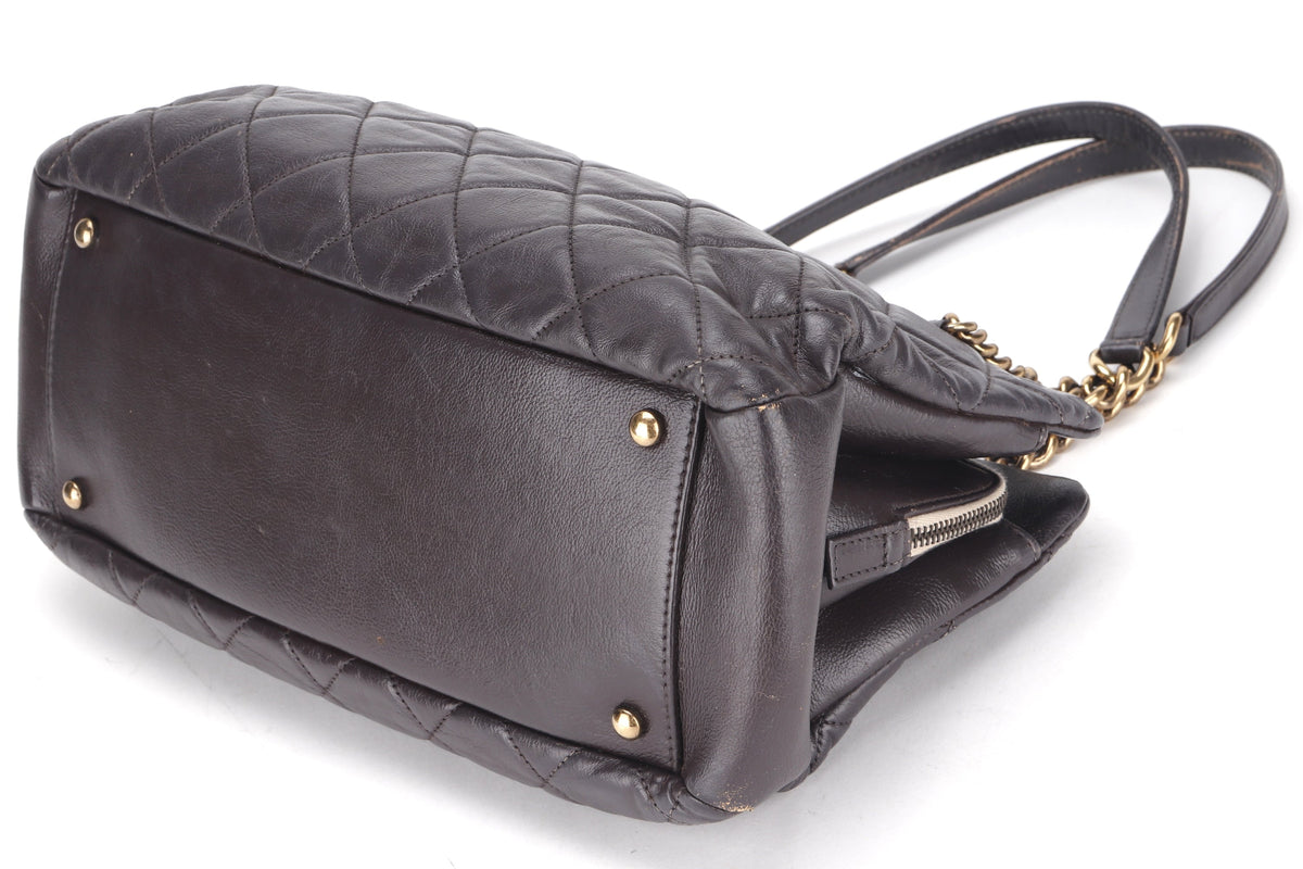 CHANEL QUILTED MATELASSE LAMBSKIN CC LOGO SHOULDER BAG (1739xxxx) GOLD HARDWARE, NO  & DUST COVER